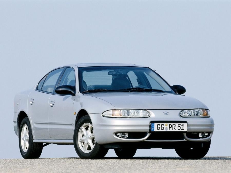  Chevrolet Alero 1999 года  (фото 8 из 14)